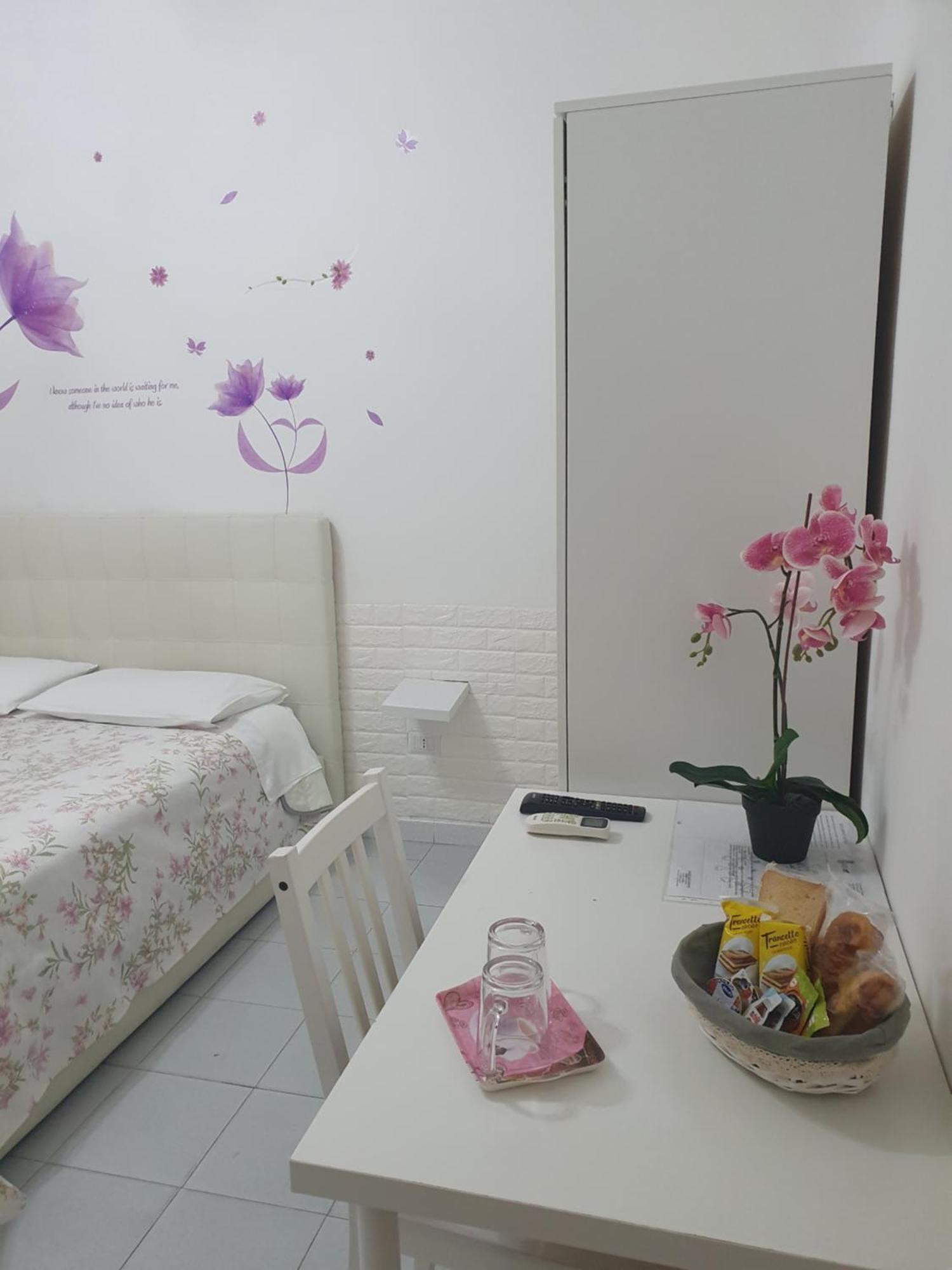 Le Tre Orchidee Bed and Breakfast Salerno Værelse billede
